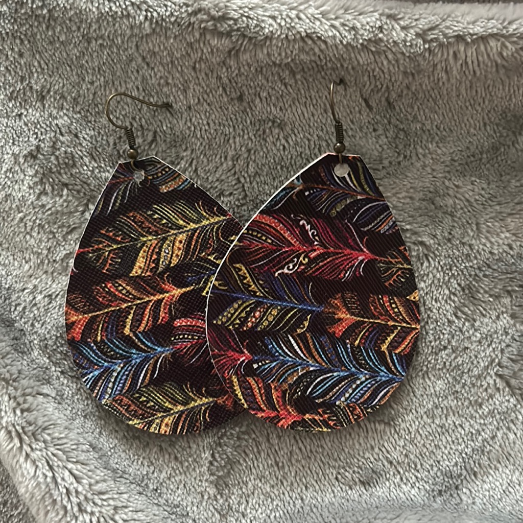 Feather Patterned Earrings